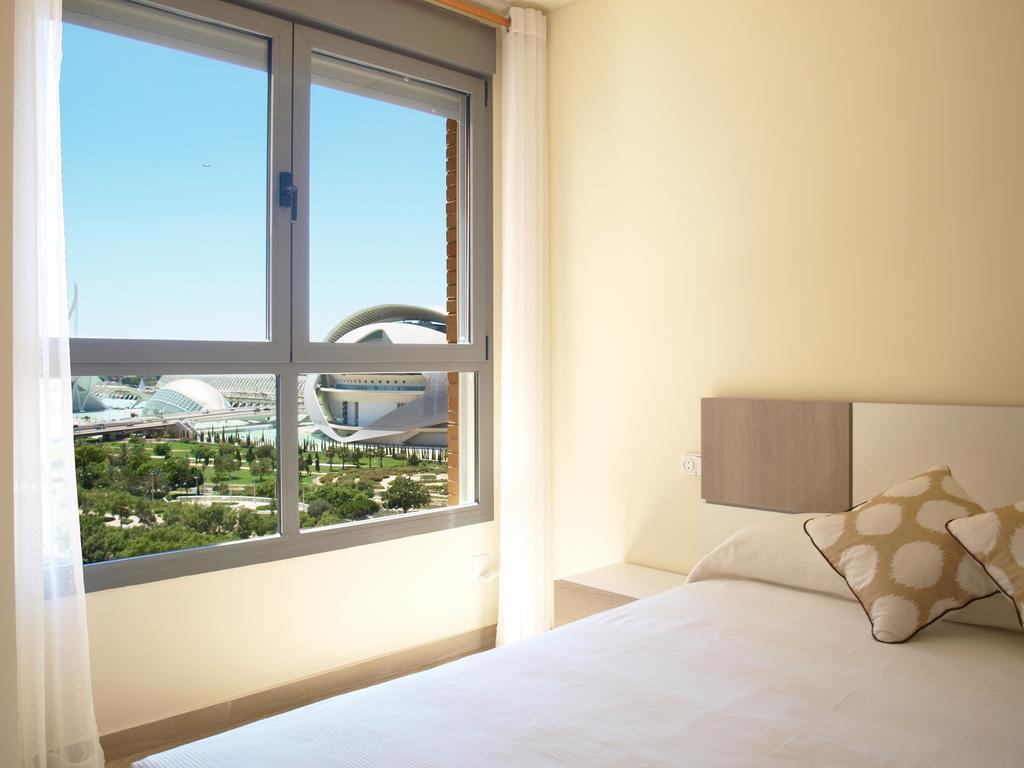 Apartup Yellow Opera View Apartment Valencia Bagian luar foto