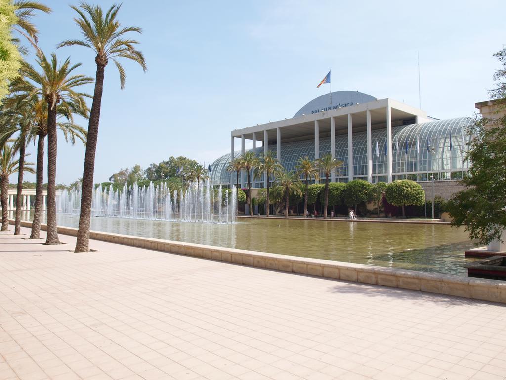 Apartup Yellow Opera View Apartment Valencia Bagian luar foto